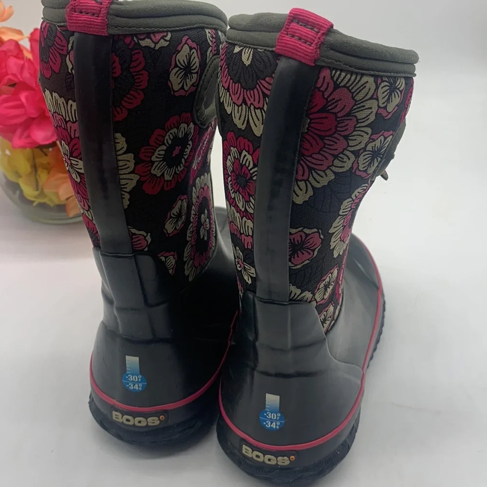 Bogs Classic Pansies Rain Winter Boots Girls Size 4 WRB4056A